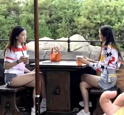 娱乐吃瓜酱给闺蜜打掩护,携手共度“吃瓜”时光